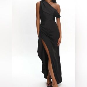 Asymmetric One-Shoulder Black Evening Gown with High Slit